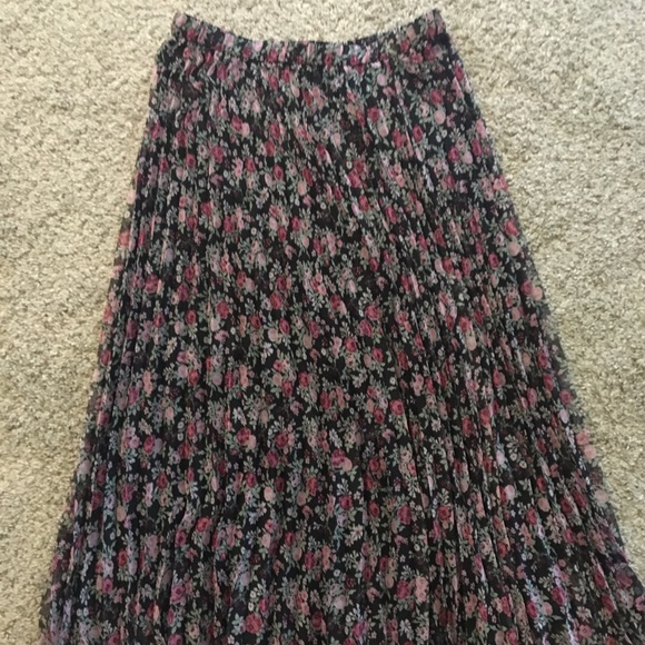 Flower patterned Dress - Picture 3 of 3